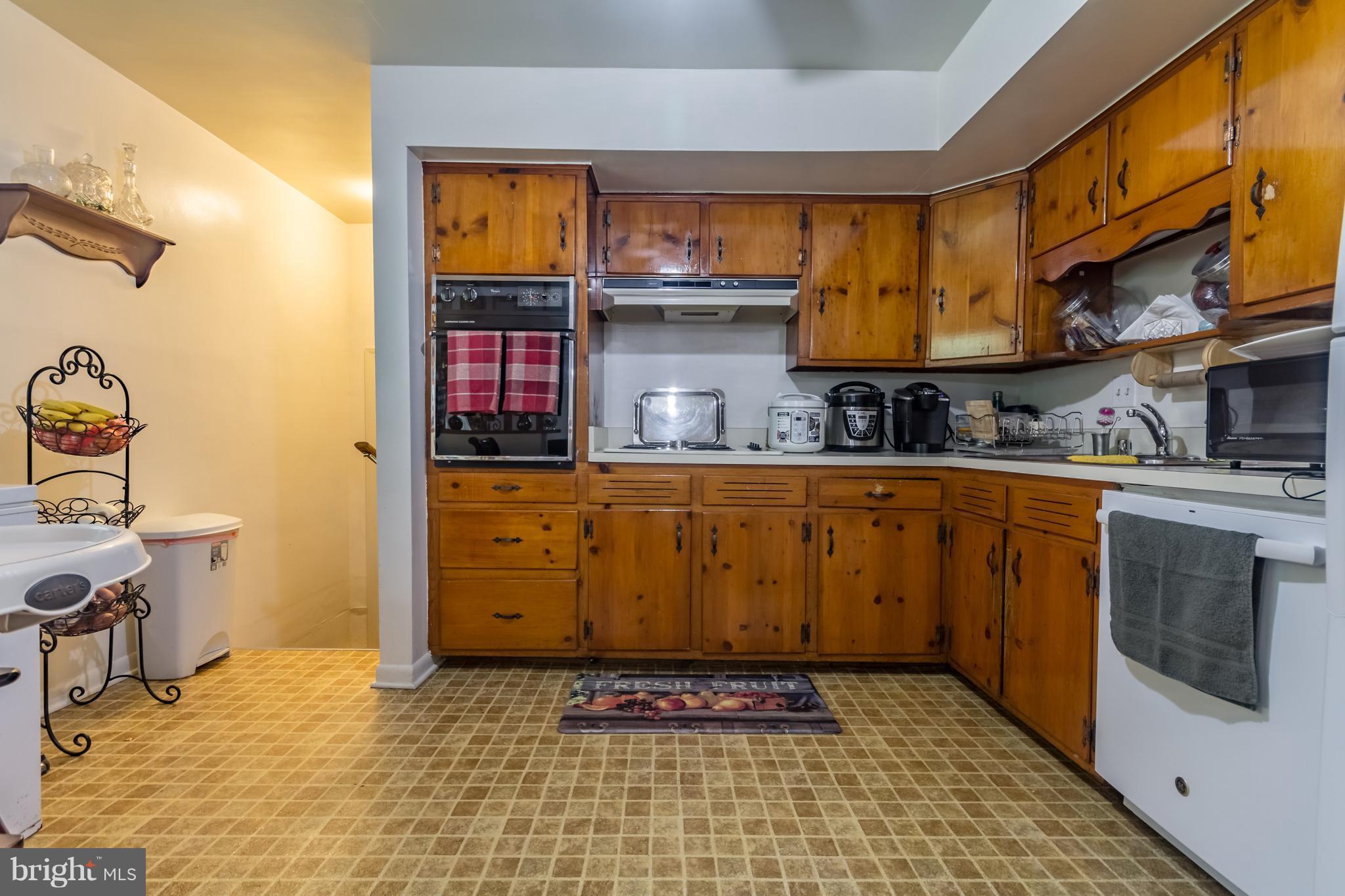 337 George Street Winchester, VA 22601 - Photo 7 of 27 Kitchen