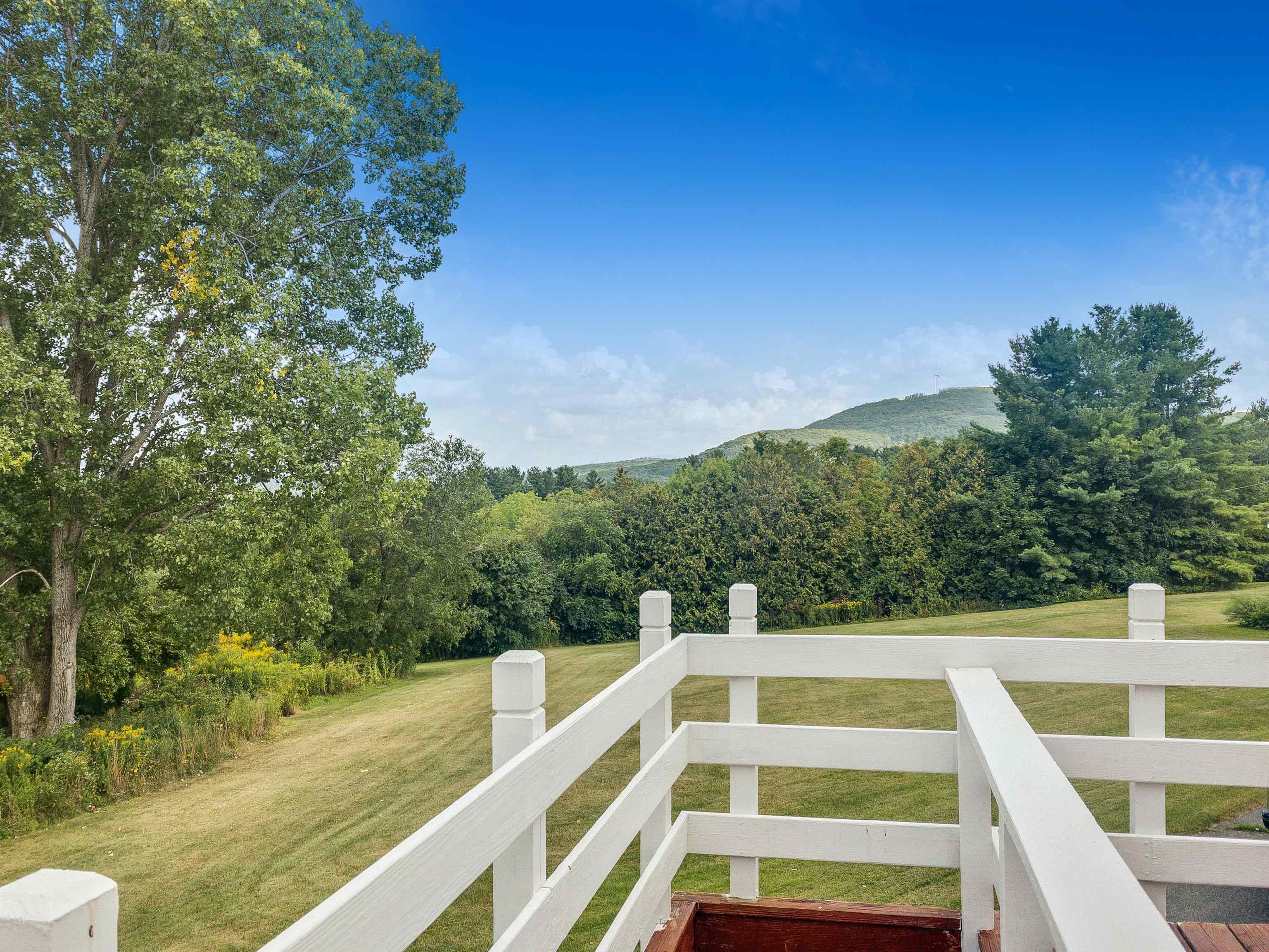 261 Red Barn Hill Road Georgia, VT 05468 - Photo 4 of 40 Gallery Image 4