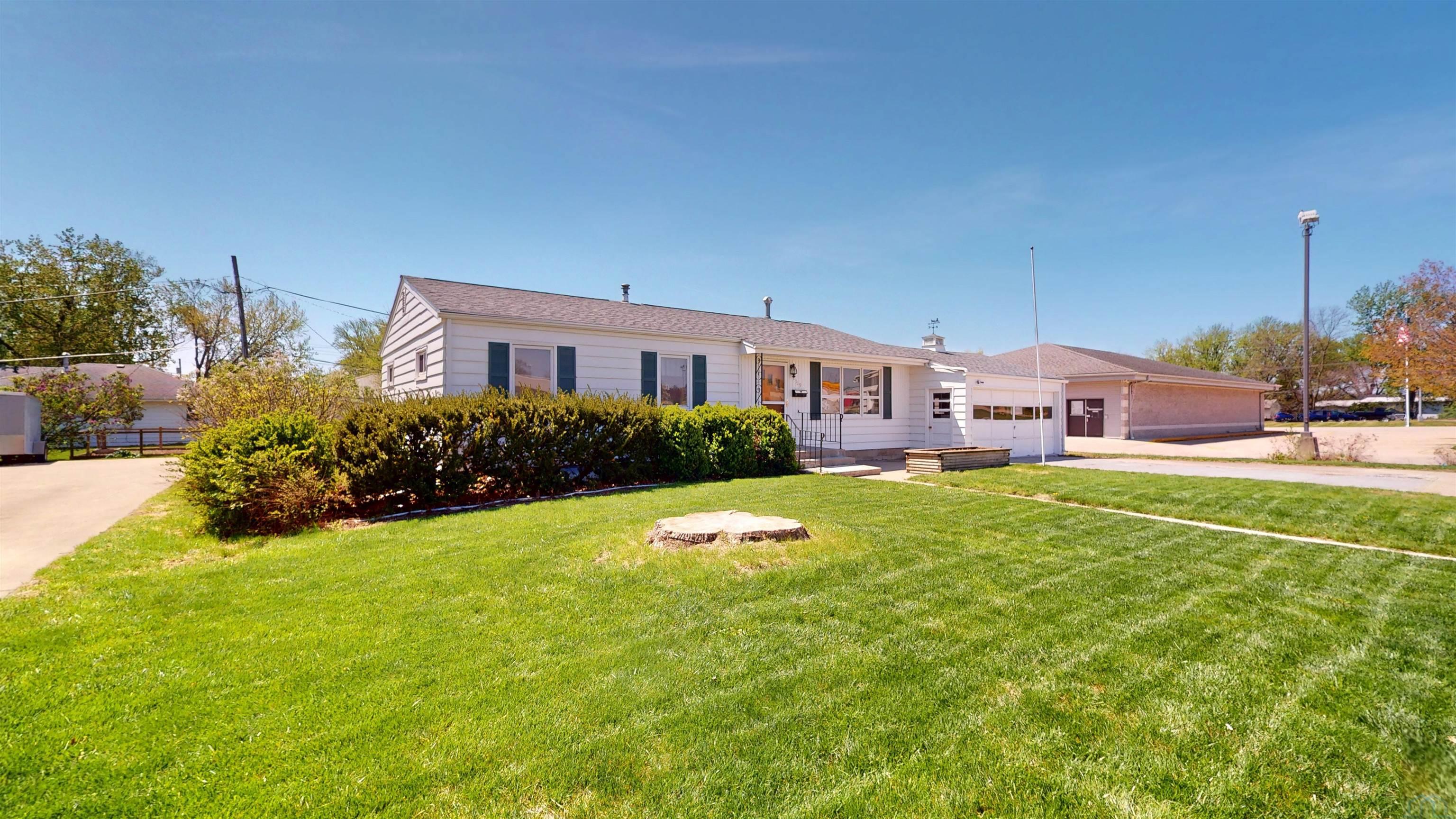 119 East Ridgeview Drive Cherokee, IA 51012 - Photo 2 of 50 Gallery Image 2