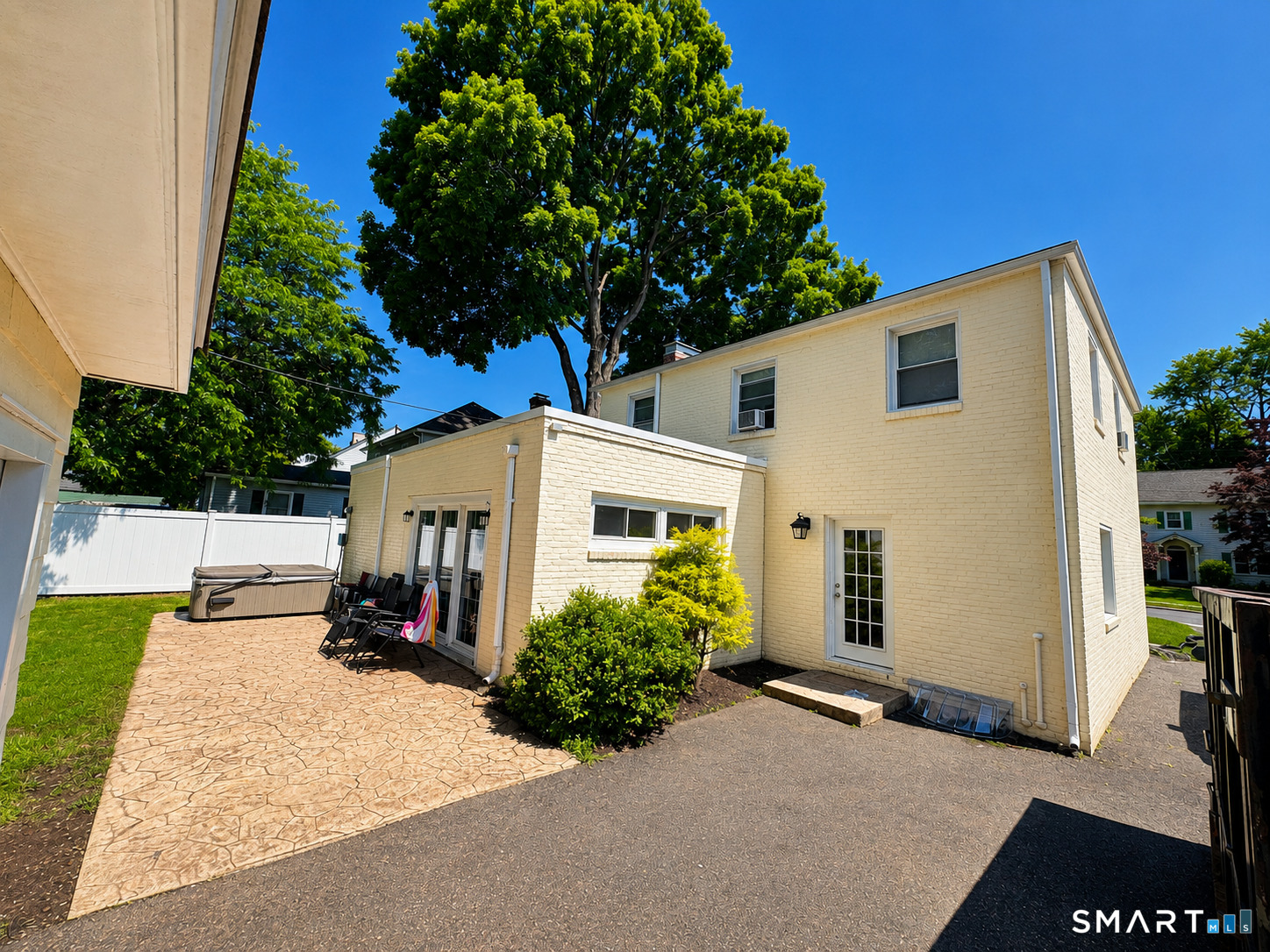 9 Stephen Street Manchester, CT 06040 - Photo 4 of 25