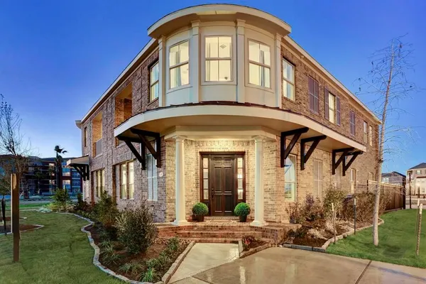 $689,370 | 110 Stadium Drive, Sugar Land, TX 77498