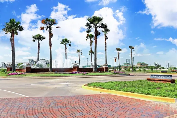 $689,370 | 110 Stadium Drive, Sugar Land, TX 77498