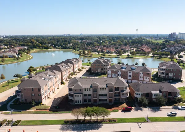$689,370 | 110 Stadium Drive, Sugar Land, TX 77498