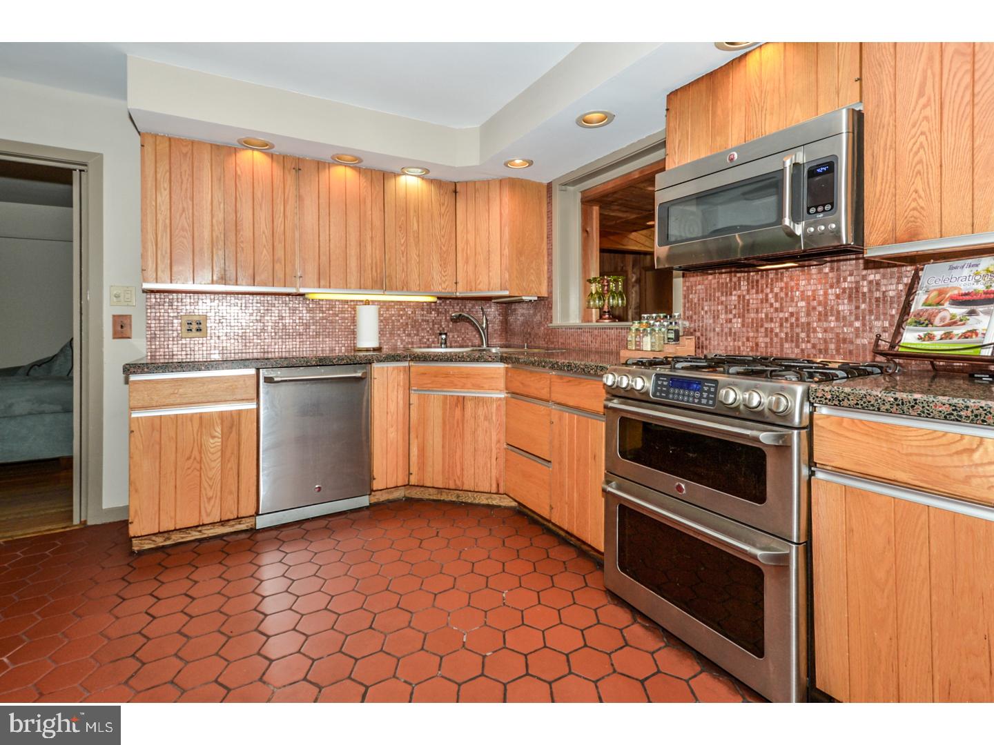 411 Rices Mill Road Wyncote, PA 19095 - Photo 11 of 25