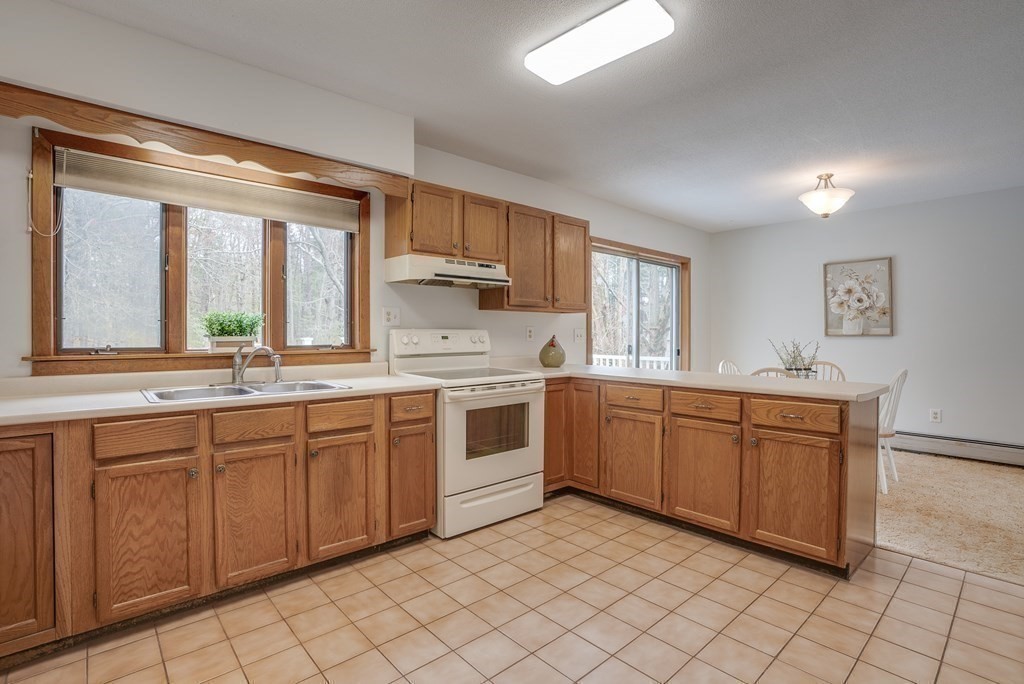 245 Dunstable Road Chelmsford, MA 01863 - Photo 9 of 41