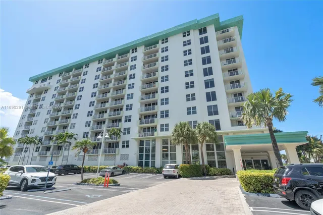 $899,000 | 10350 West Bay Harbor Drive, Unit 10AB, Bay Harbor Islands, FL 33154