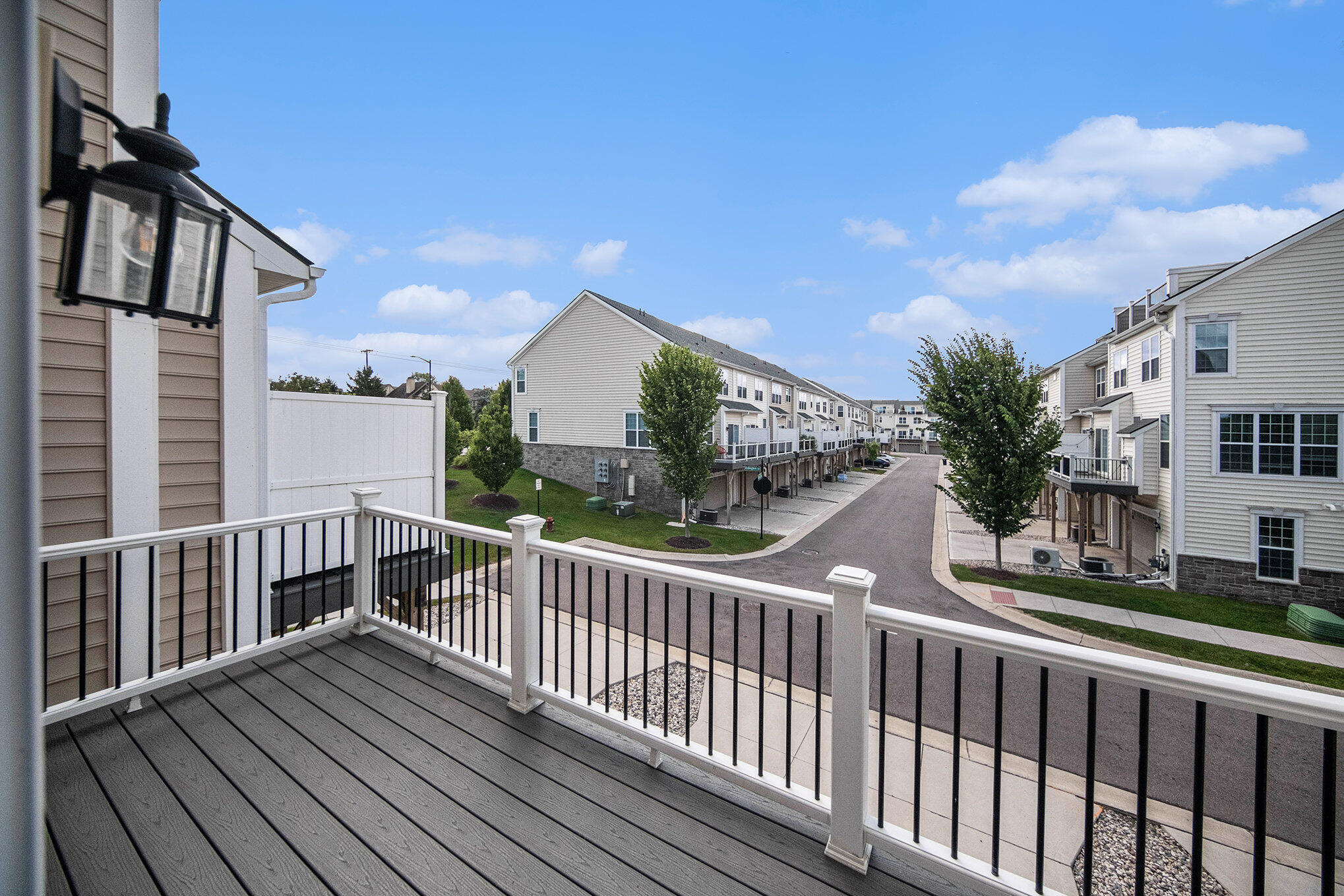 2856 Ridington Road Ann Arbor, MI 48105 - Photo 22 of 27 Deck