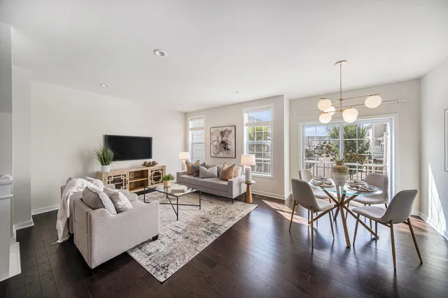 $3,500 | 2856 Ridington Road, Ann Arbor, MI 48105