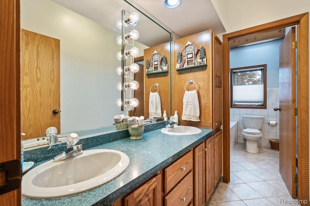 4353 North Irish Road Davison, MI 48423 - Photo 34 of 43 4353-N-Irish-Rd-25.jpg