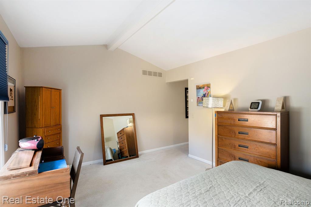 2210 London Bridge Drive Rochester Hills, MI 48307 - Photo 13 of 26