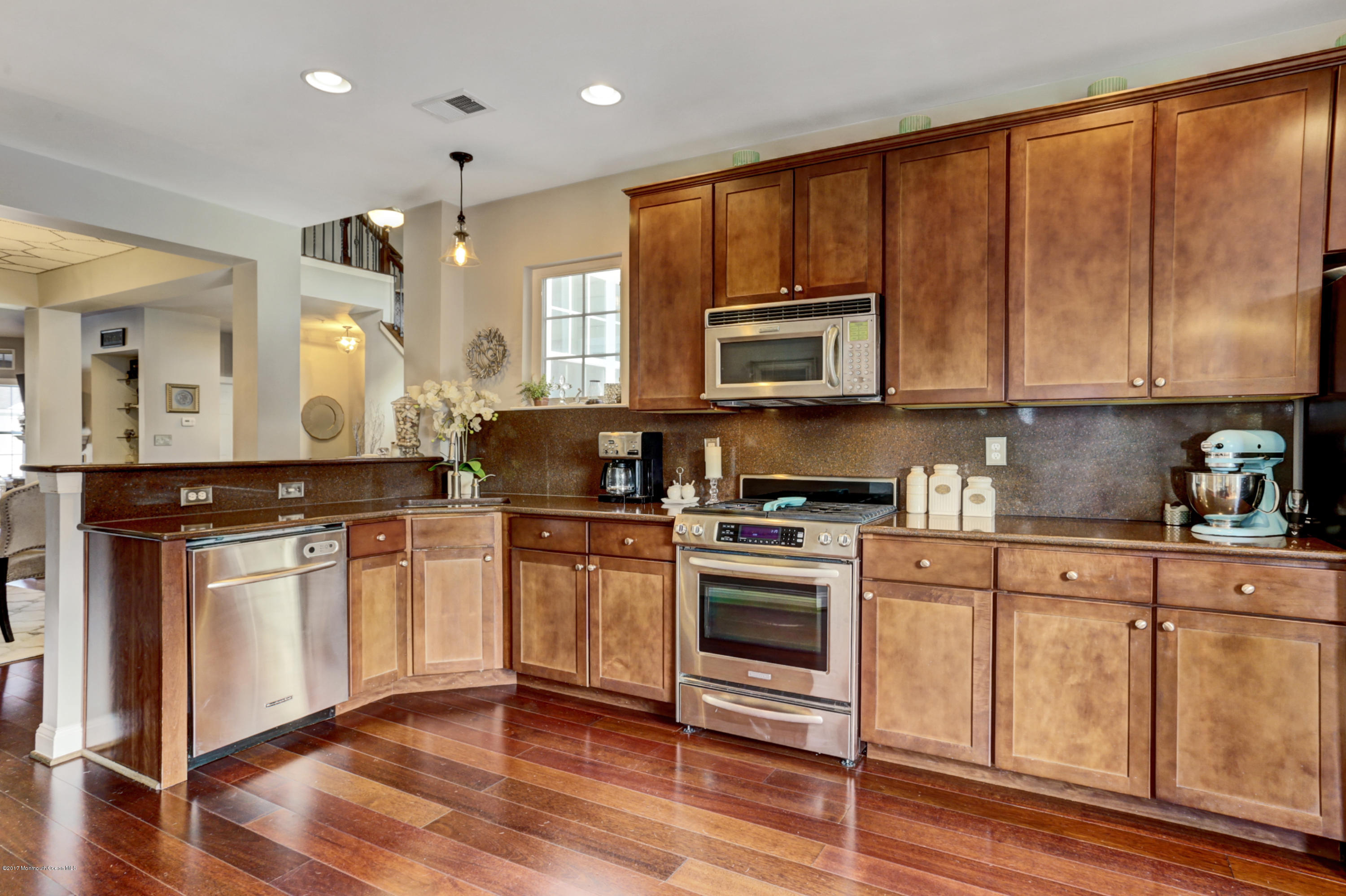 802 Abby Road Middletown, NJ 07748 - Photo 12 of 28 12