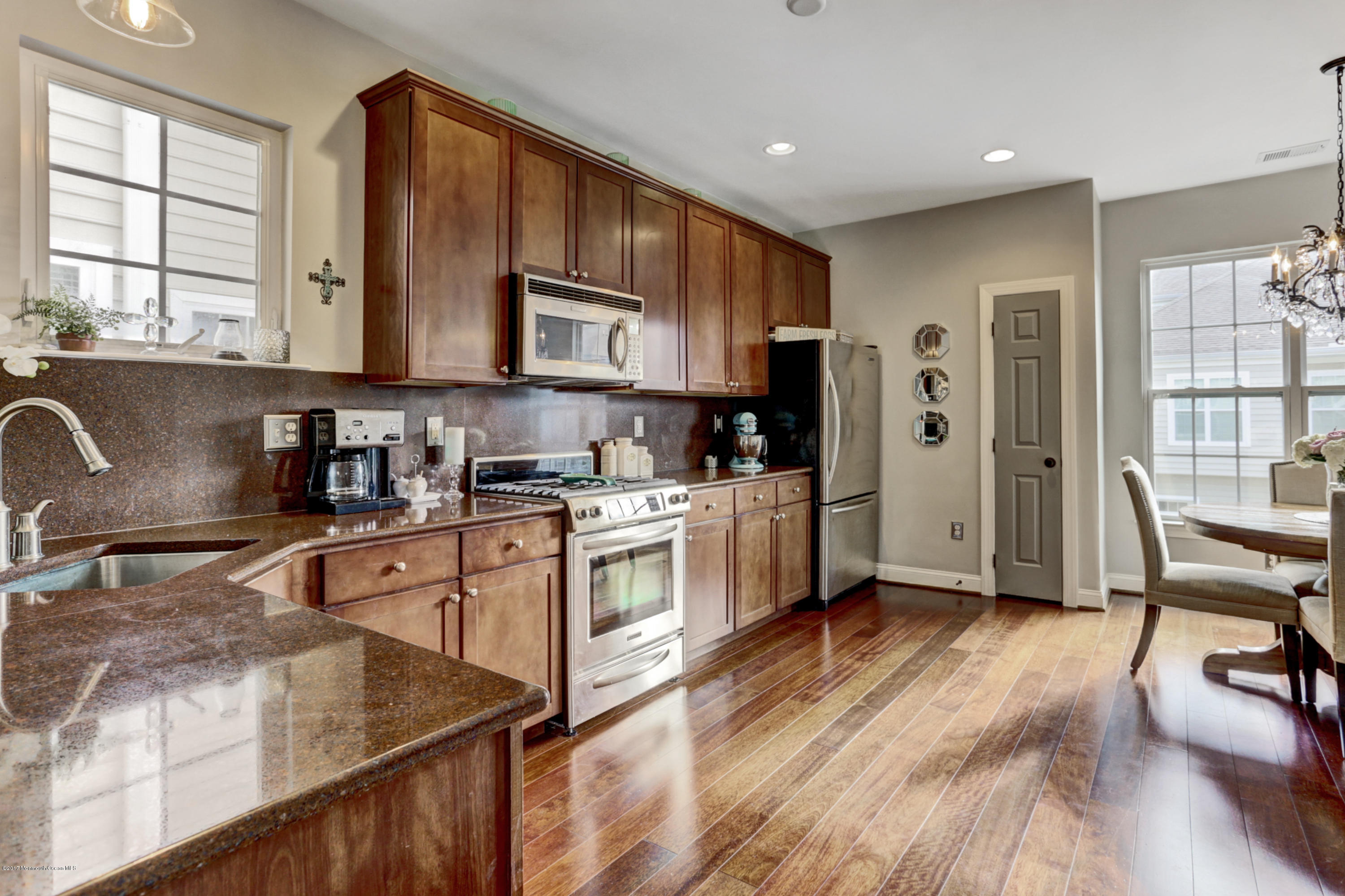 802 Abby Road Middletown, NJ 07748 - Photo 13 of 28 13