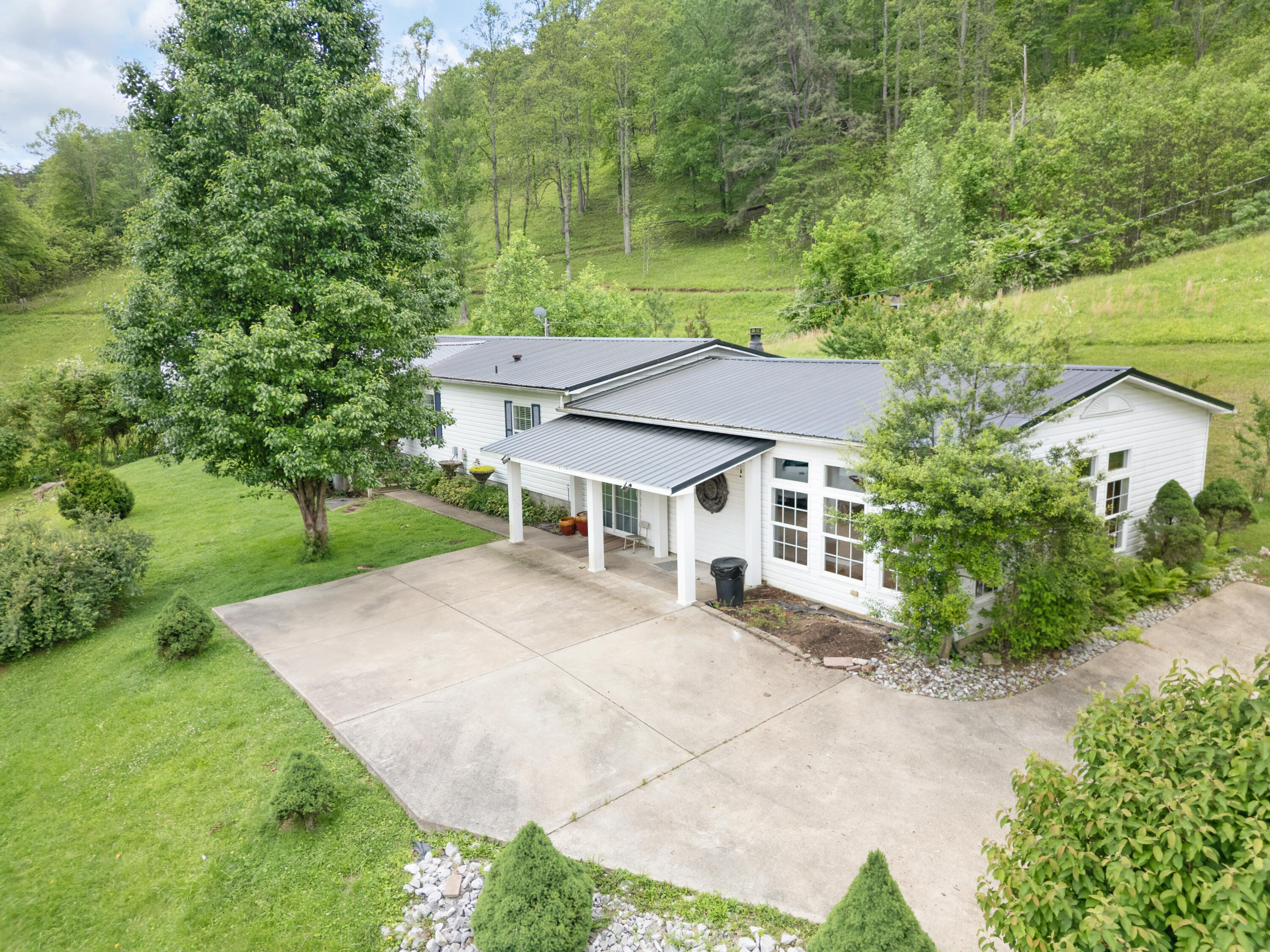 704 Clear Water Road Wayland, KY 41666 - Photo 1 of 35 jch-way-0234