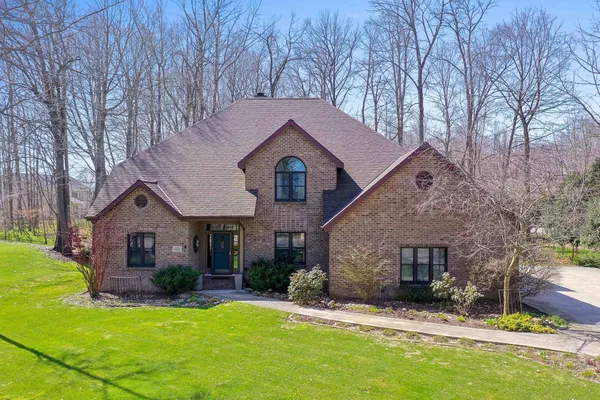 $659,900 | 509 Wild Oak Drive, Manitowoc, WI 54220