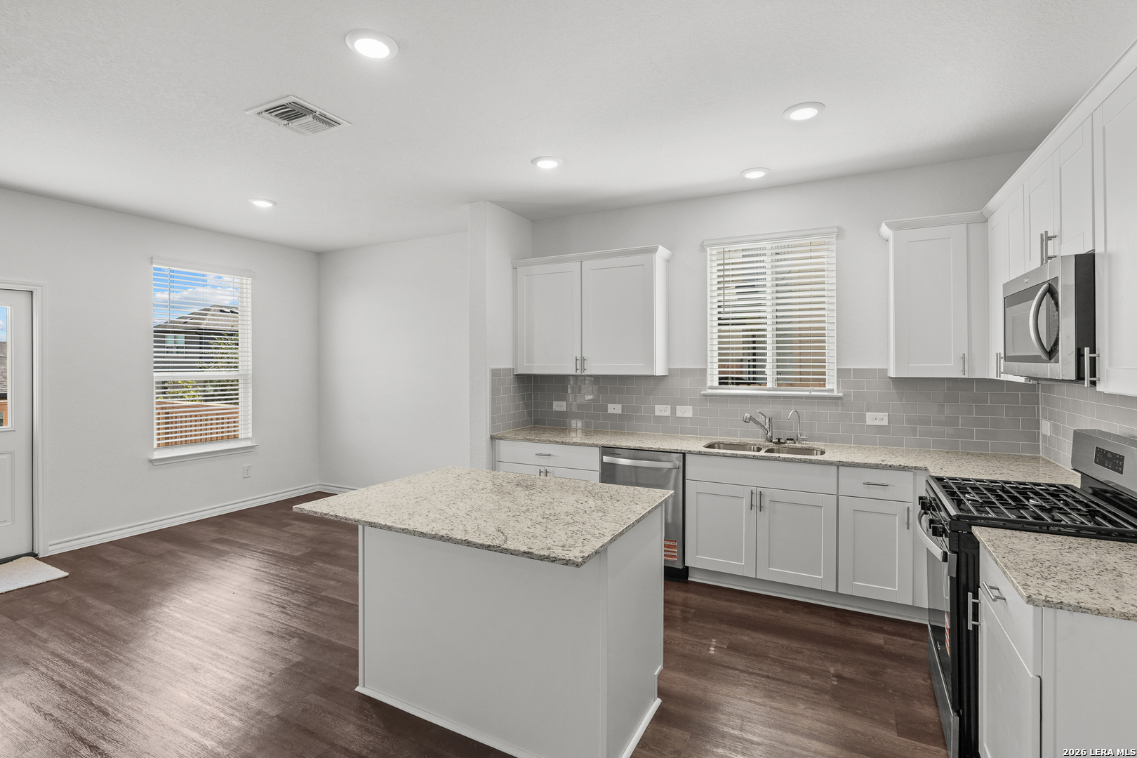 825 Rustic Grove Boerne, TX 78006 - Photo 11 of 24 Gallery Image 11