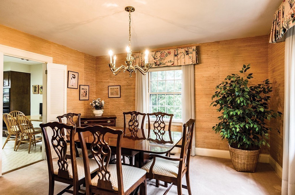 362 Russett Road Brookline, MA 02467 - Photo 4 of 11