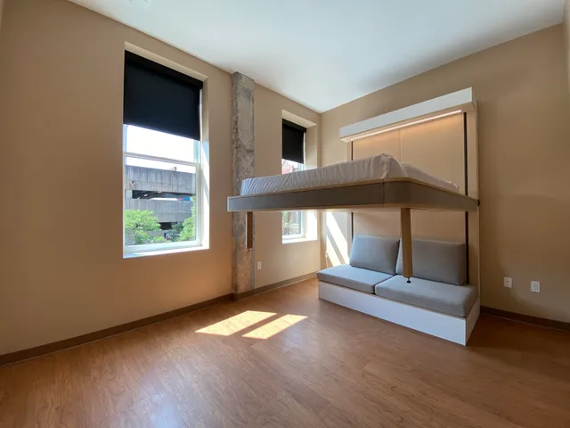 $1,899 | 83 Hanover Street, Unit 407, Manchester, NH 03101