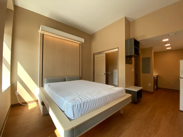 $1,899 | 83 Hanover Street, Unit 407, Manchester, NH 03101