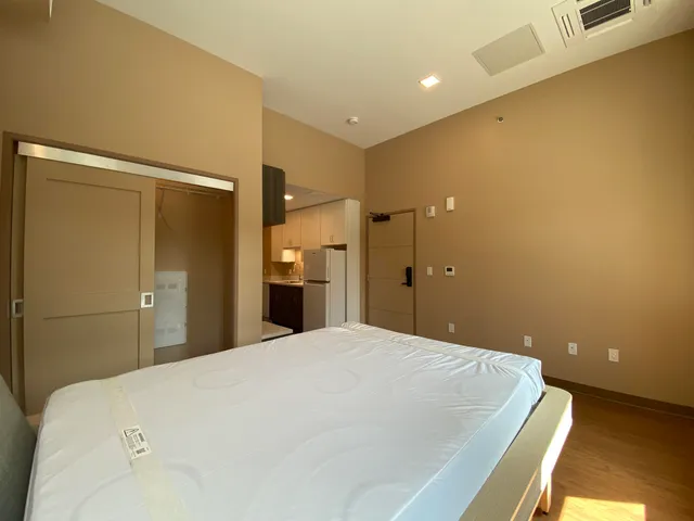 $1,899 | 83 Hanover Street, Unit 407, Manchester, NH 03101