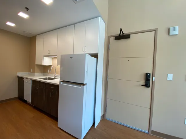 $1,899 | 83 Hanover Street, Unit 407, Manchester, NH 03101