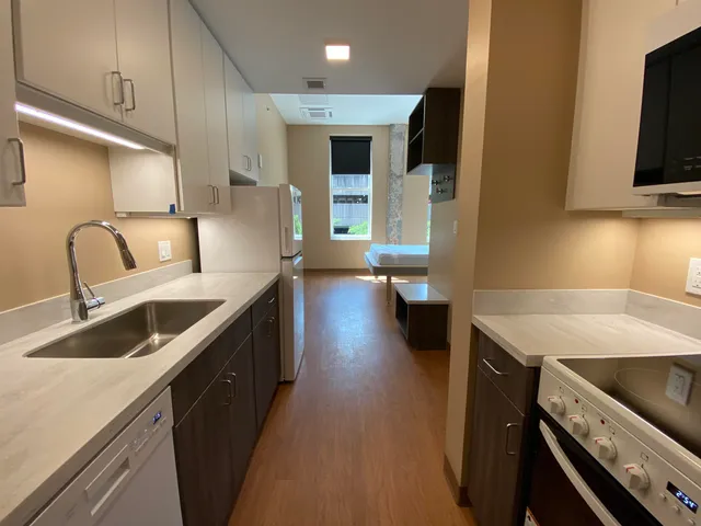 $1,899 | 83 Hanover Street, Unit 407, Manchester, NH 03101