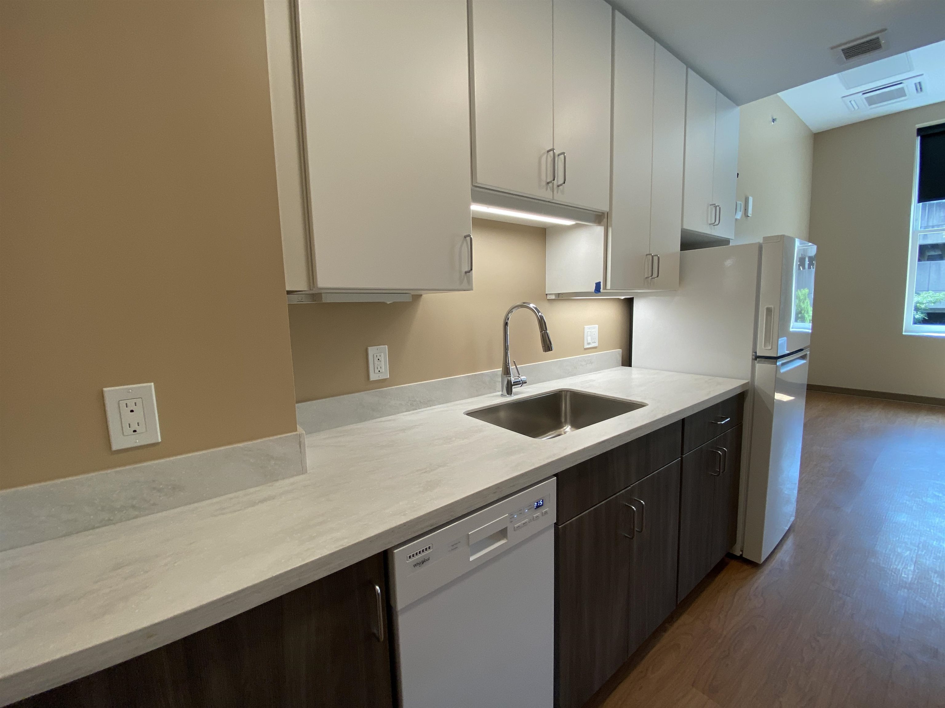 83 Hanover Street, Unit 407 Manchester, NH 03101 - Photo 36 of 54