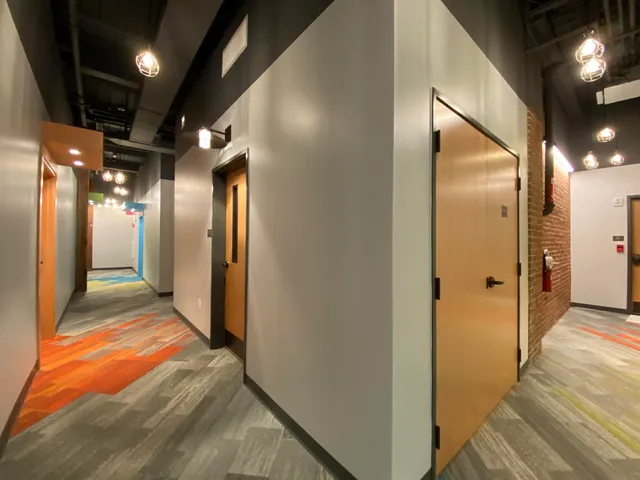 $1,899 | 83 Hanover Street, Unit 407, Manchester, NH 03101