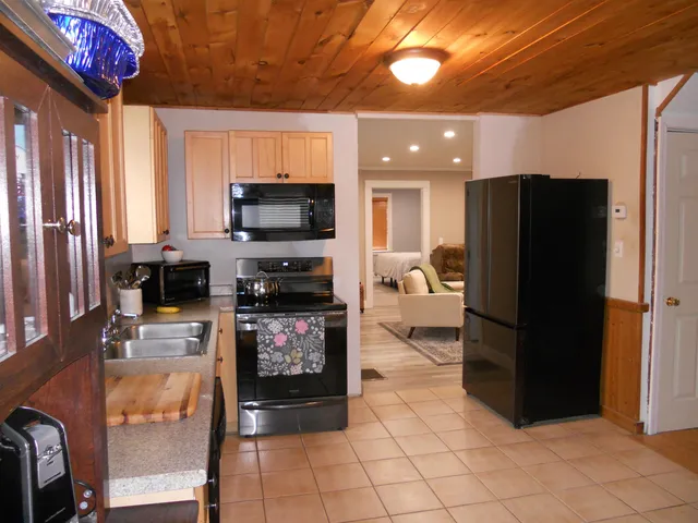 $319,000 | 15 Edgewood Street, Claremont, NH 03743