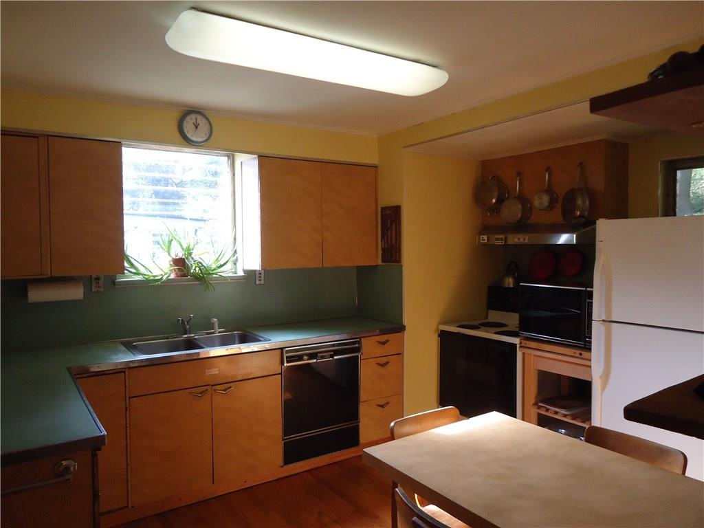 2638 Mt Royal Road Pittsburgh, PA 15217 - Photo 12 of 20 Gallery Image 12
