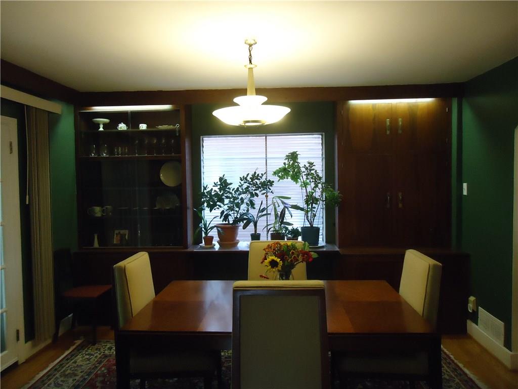 2638 Mt Royal Road Pittsburgh, PA 15217 - Photo 9 of 20 Gallery Image 9