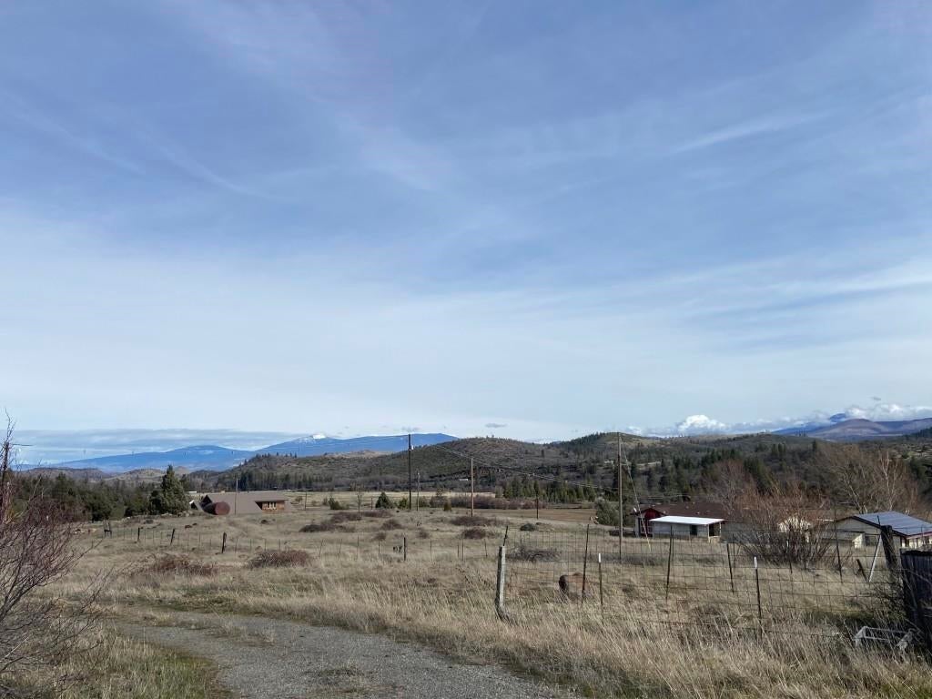 11865 North Old Stage Road Weed, CA 96094 - Photo 4 of 25 Gallery Image 4