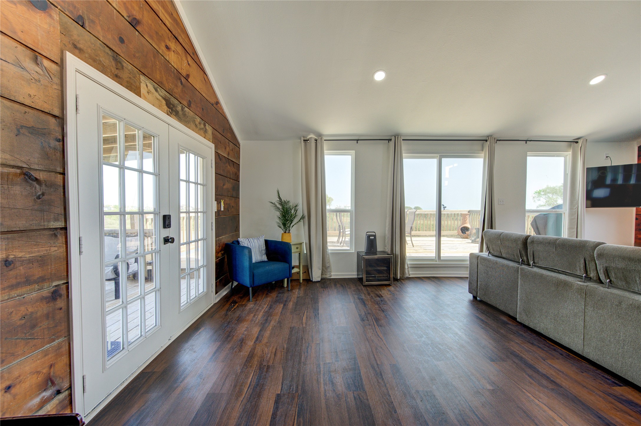 411 Galley Way Freeport, TX 77541 - Photo 8 of 32