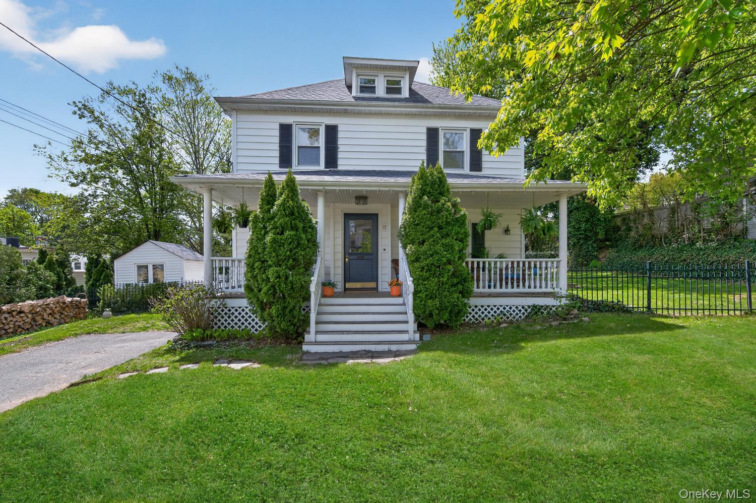 17 Riggs Place Locust Valley, NY 11560 - Photo 2 of 25 Front view of home