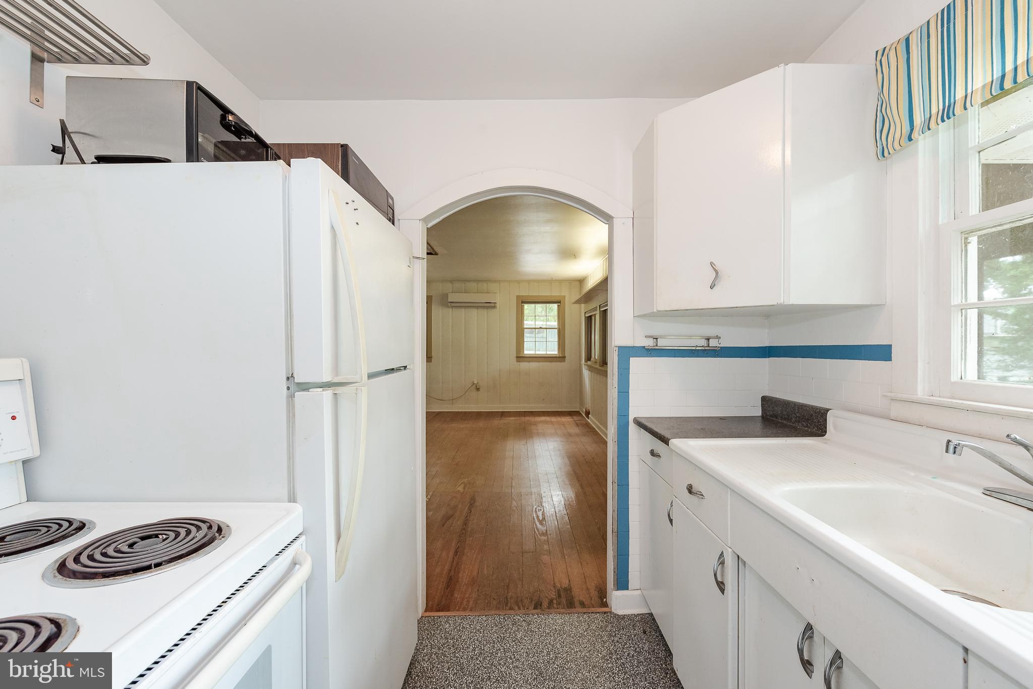 1287 Magothy Road Pasadena, MD 21122 - Photo 11 of 29 Kitchen