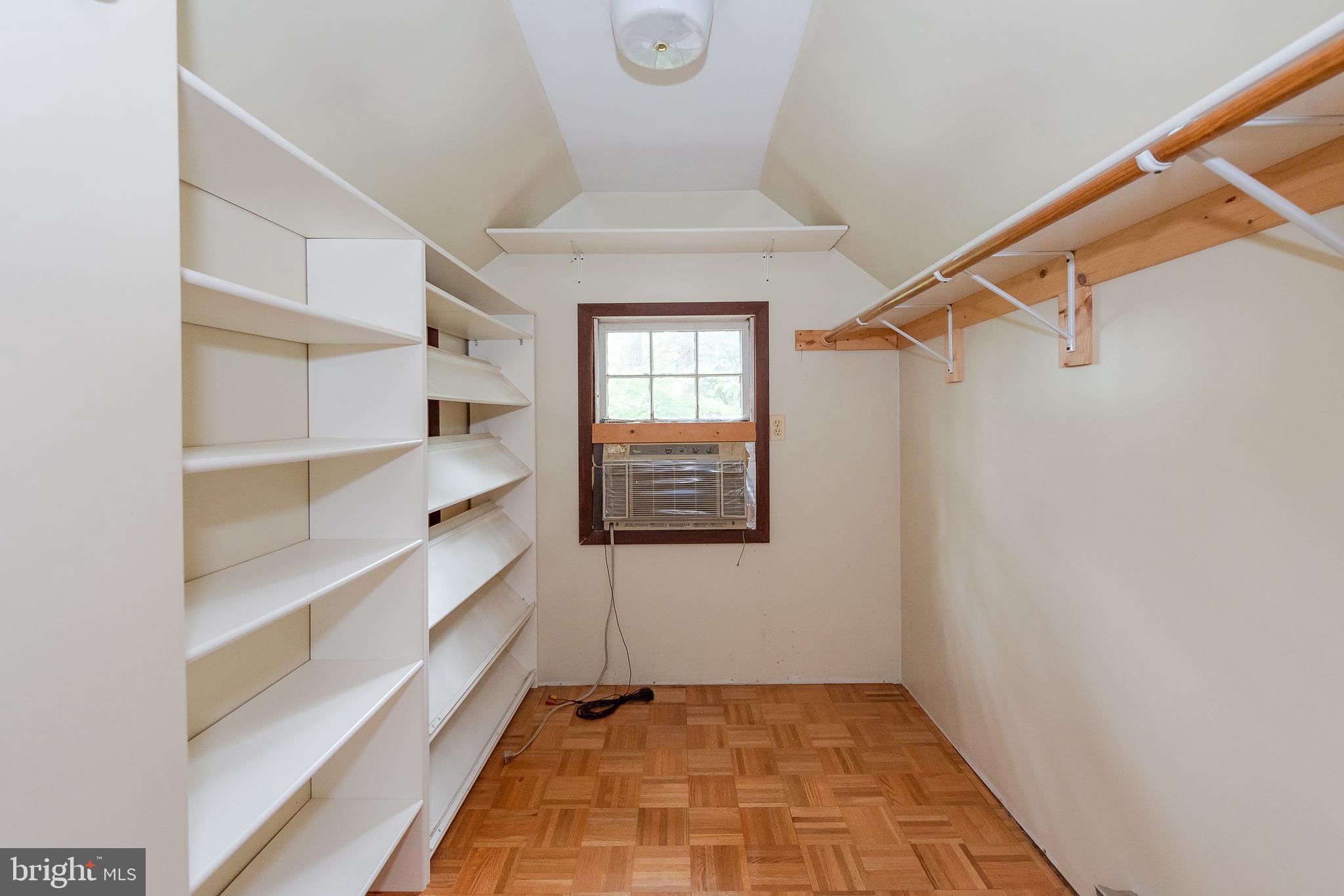 1287 Magothy Road Pasadena, MD 21122 - Photo 16 of 29 Closet