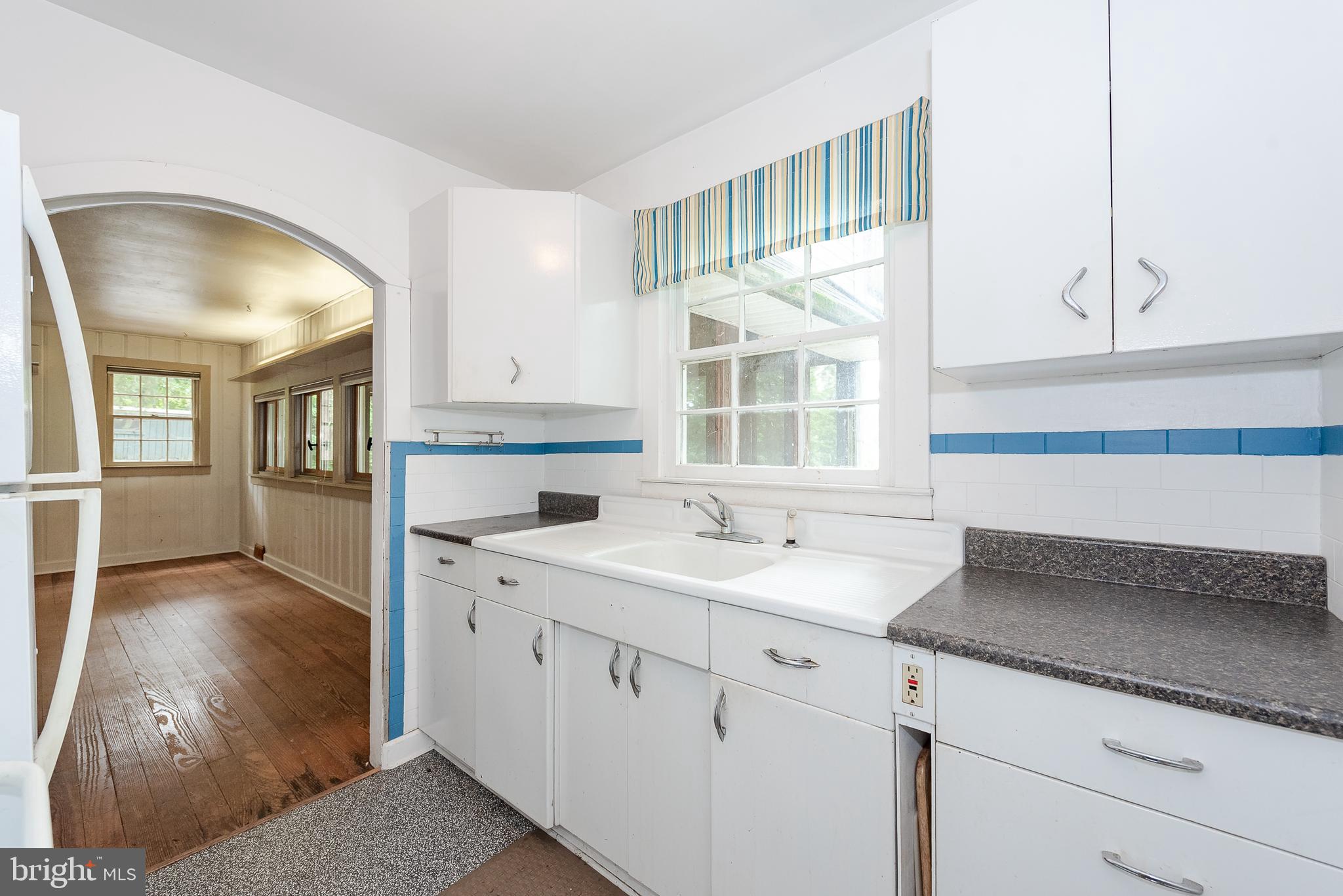 1287 Magothy Road Pasadena, MD 21122 - Photo 9 of 29 Kitchen