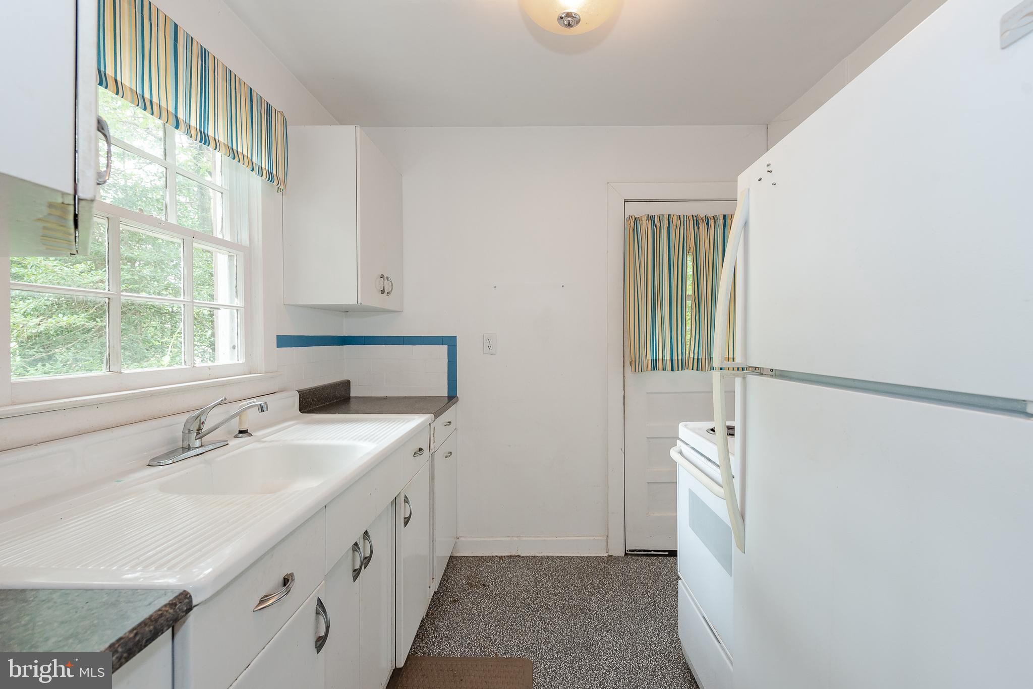 1287 Magothy Road Pasadena, MD 21122 - Photo 10 of 29 Kitchen