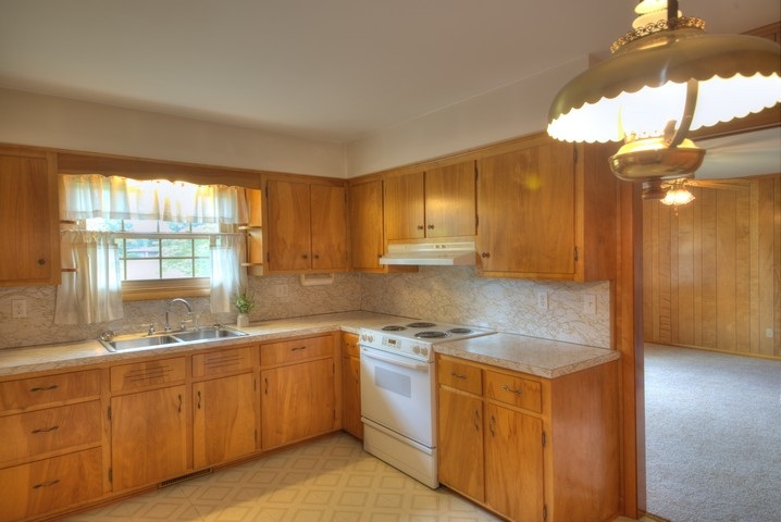 2109 Pickett Road Waynesboro, VA 22980 - Photo 6 of 32 Gallery Image 6