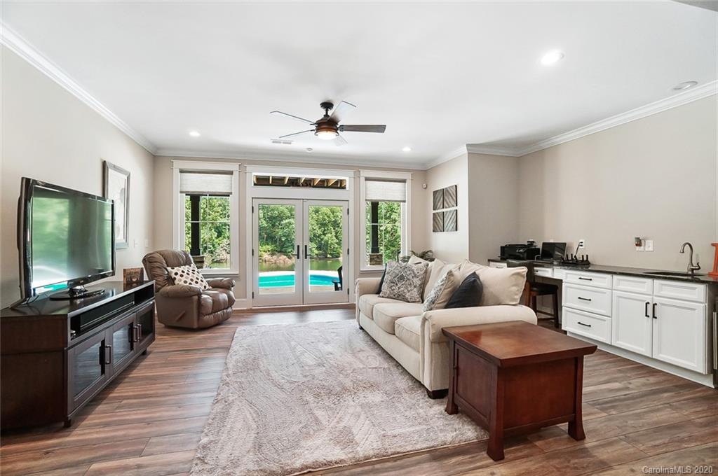 8728 Island Point Road Charlotte, NC 28278 - Photo 29 of 47 Gallery Image 29