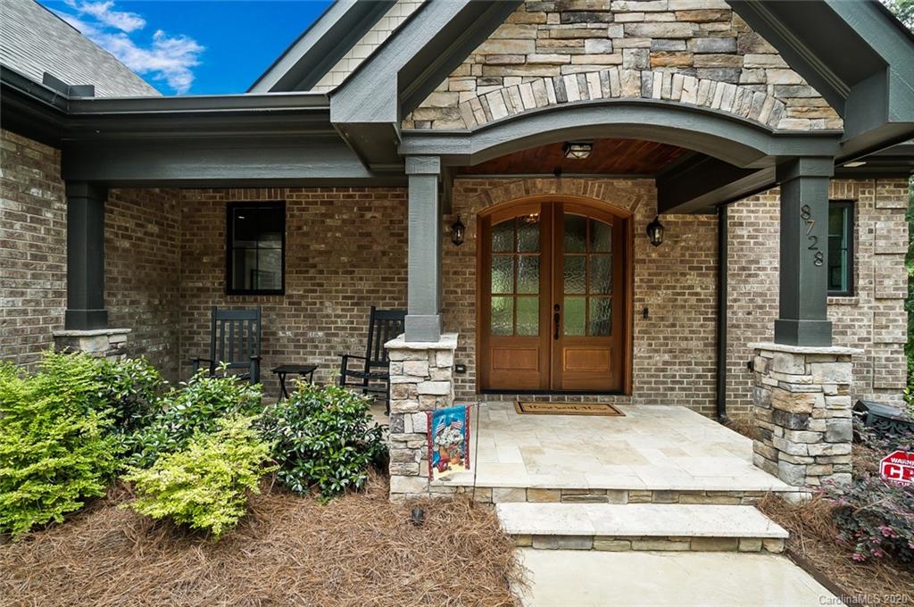 8728 Island Point Road Charlotte, NC 28278 - Photo 5 of 47 Gallery Image 5