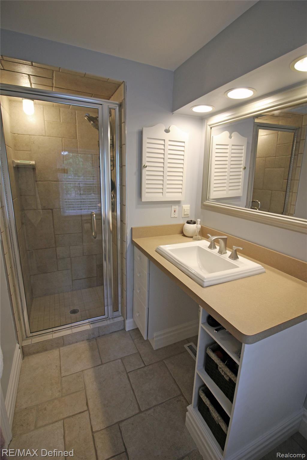 815 Aspen Drive Rochester, MI 48307 - Photo 15 of 31 Master Bath View II