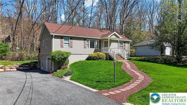 $385,000 | 23 Blue Berry Lane, Nesquehoning, PA 18240