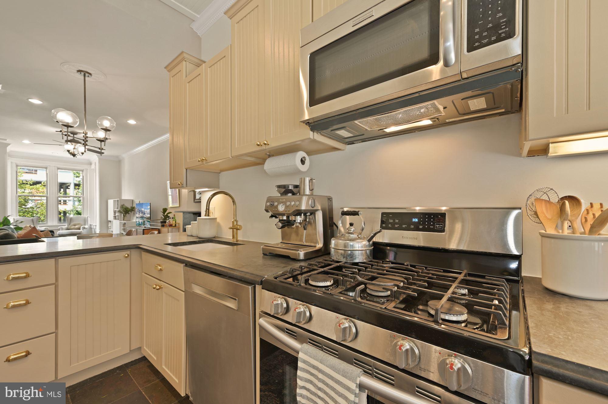 907 F Street Northeast Washington, DC 20002 - Photo 11 of 32 Gallery Image 11