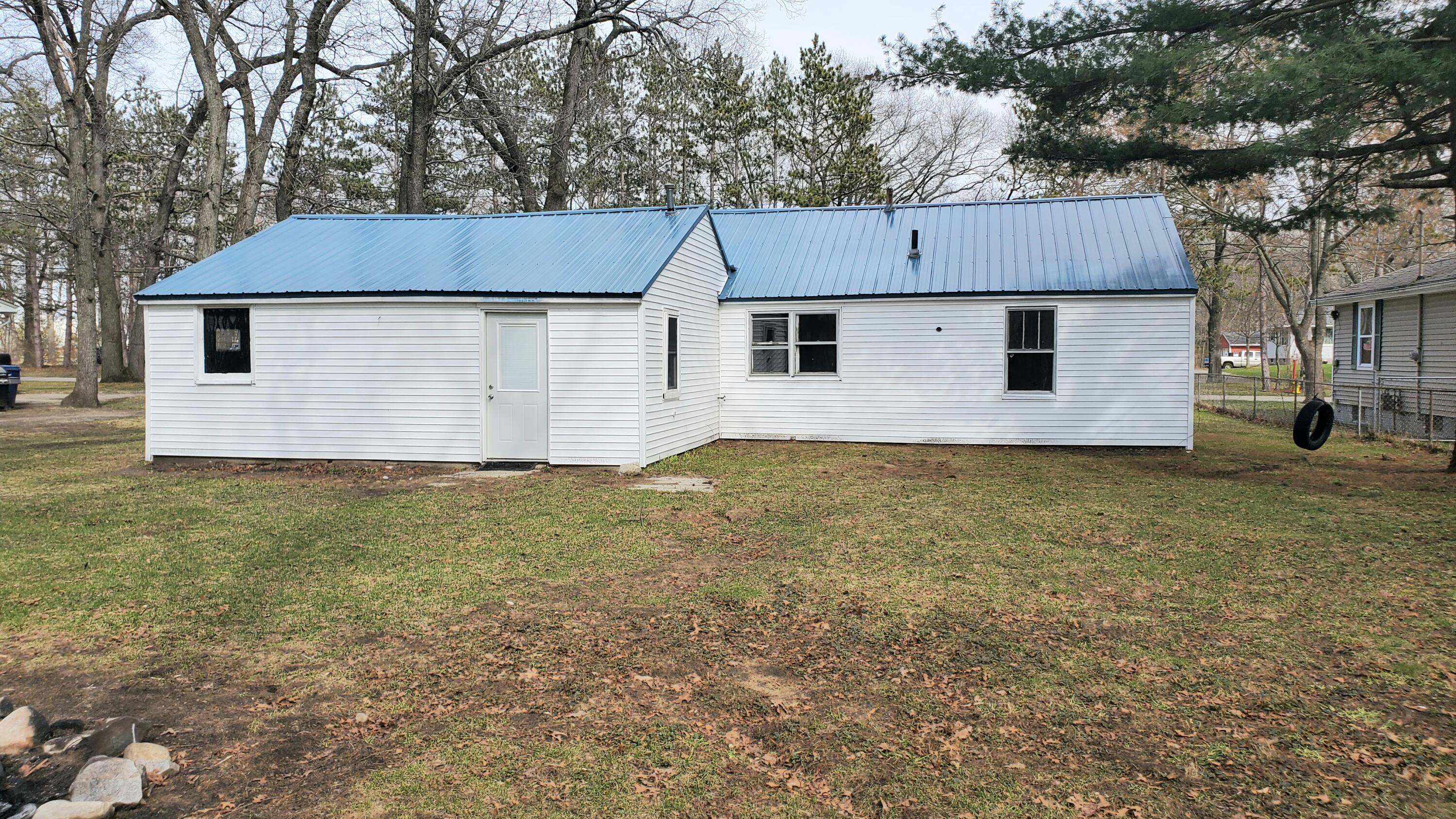 2855 Vandenberg Road Muskegon, MI 49444 - Photo 3 of 13 20220411_163910