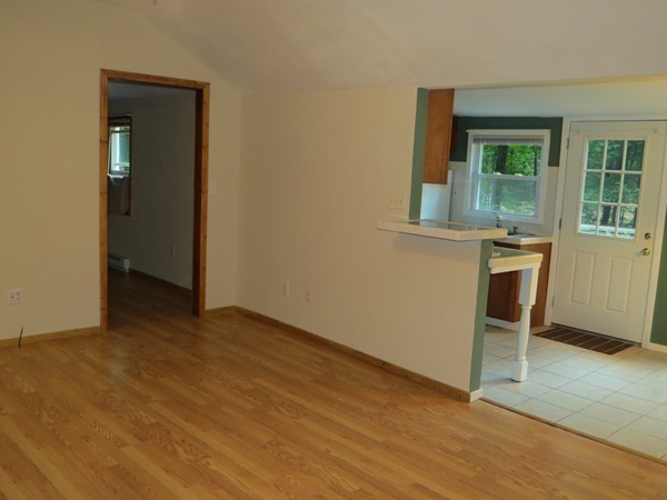 221 Mashapaug Road Holland, MA 01521 - Photo 9 of 25 Gallery Image 9