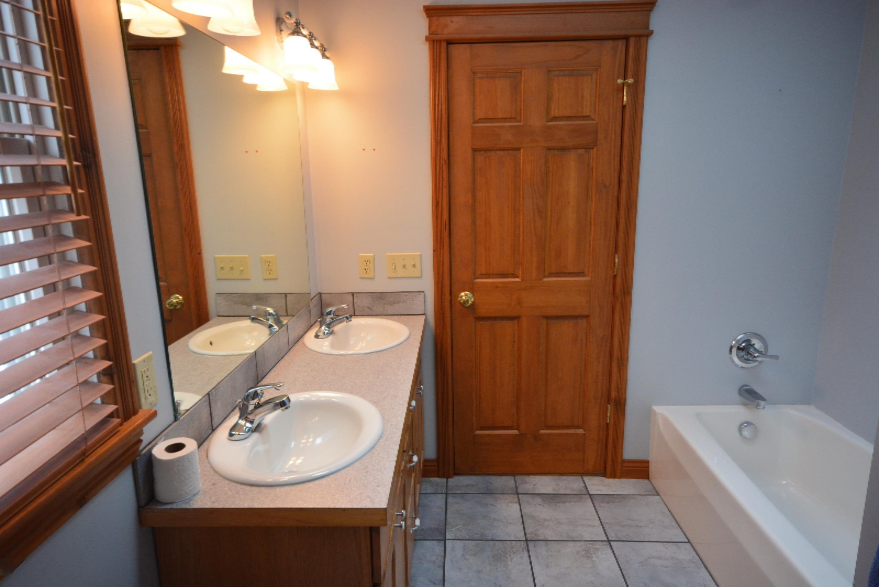 6842 North Sprinkle Road Kalamazoo, MI 49004 - Photo 38 of 43 DSC_0798 - Copy