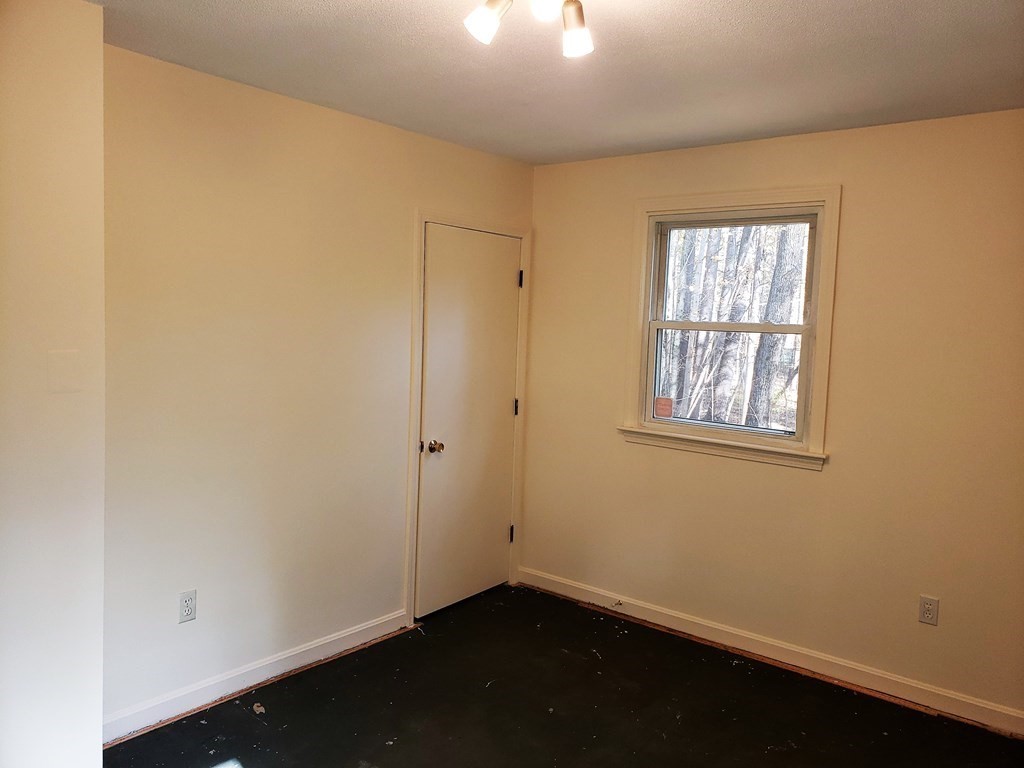140 Groton Road Shirley, MA 01464 - Photo 8 of 22