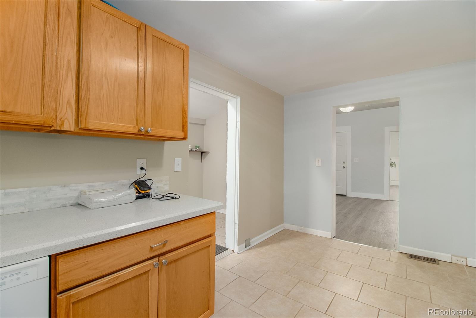 142 Stuart Street Denver, CO 80219 - Photo 12 of 30 Gallery Image 12