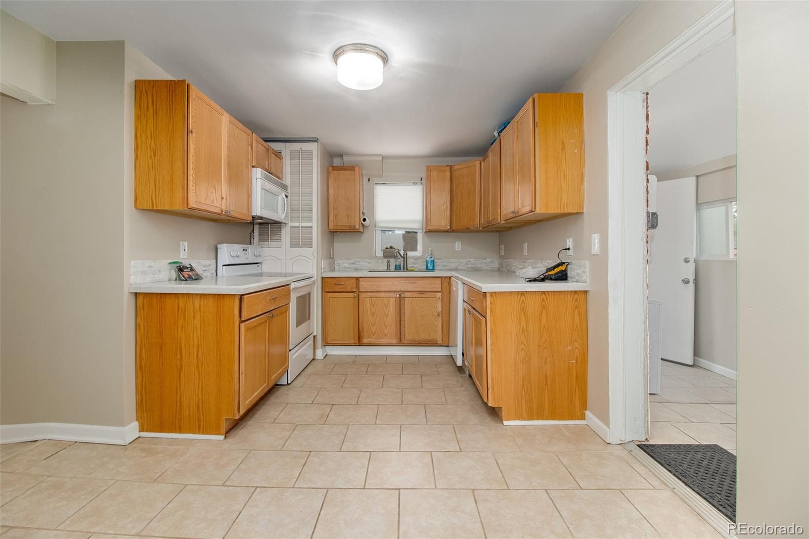 142 Stuart Street Denver, CO 80219 - Photo 9 of 30 Gallery Image 9