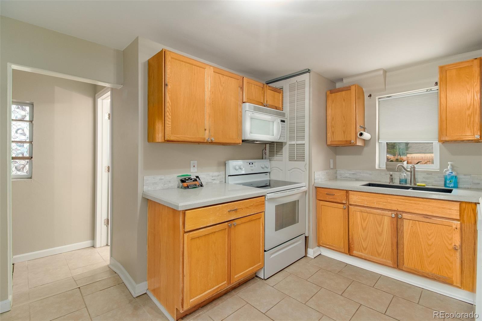 142 Stuart Street Denver, CO 80219 - Photo 10 of 30 Gallery Image 10